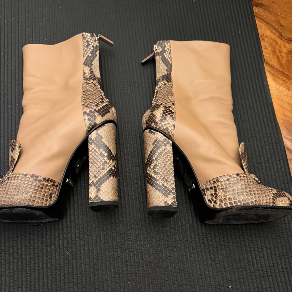 Gucci Beige and Brown Snakeskin Heeled Boots - Picture 3 of 5